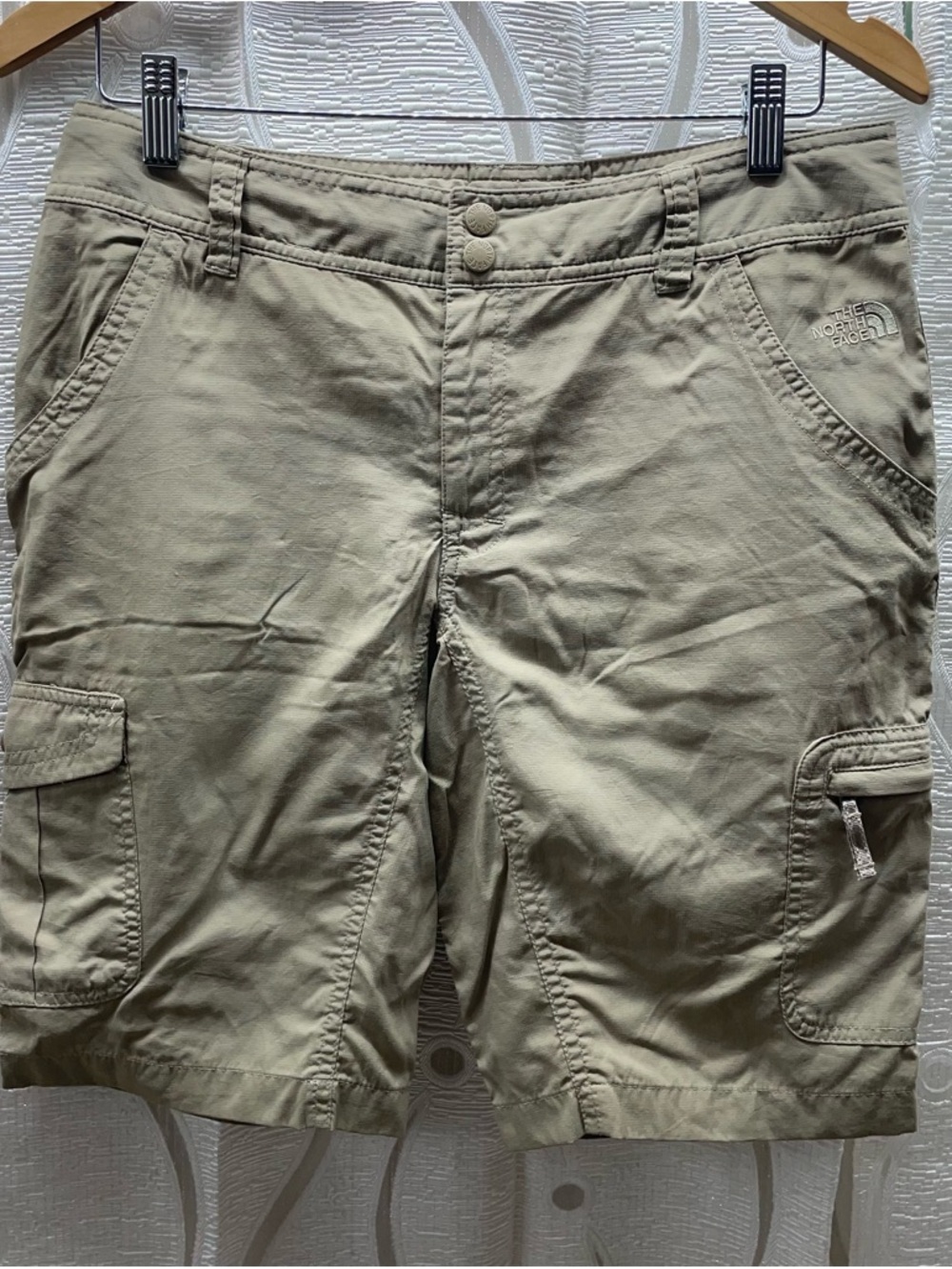 The North Face Cargo Shorts‎ Womens 8 Khaki Excellent Ripstop Hiking Utility